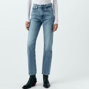 Straight leg jeans with a high waste